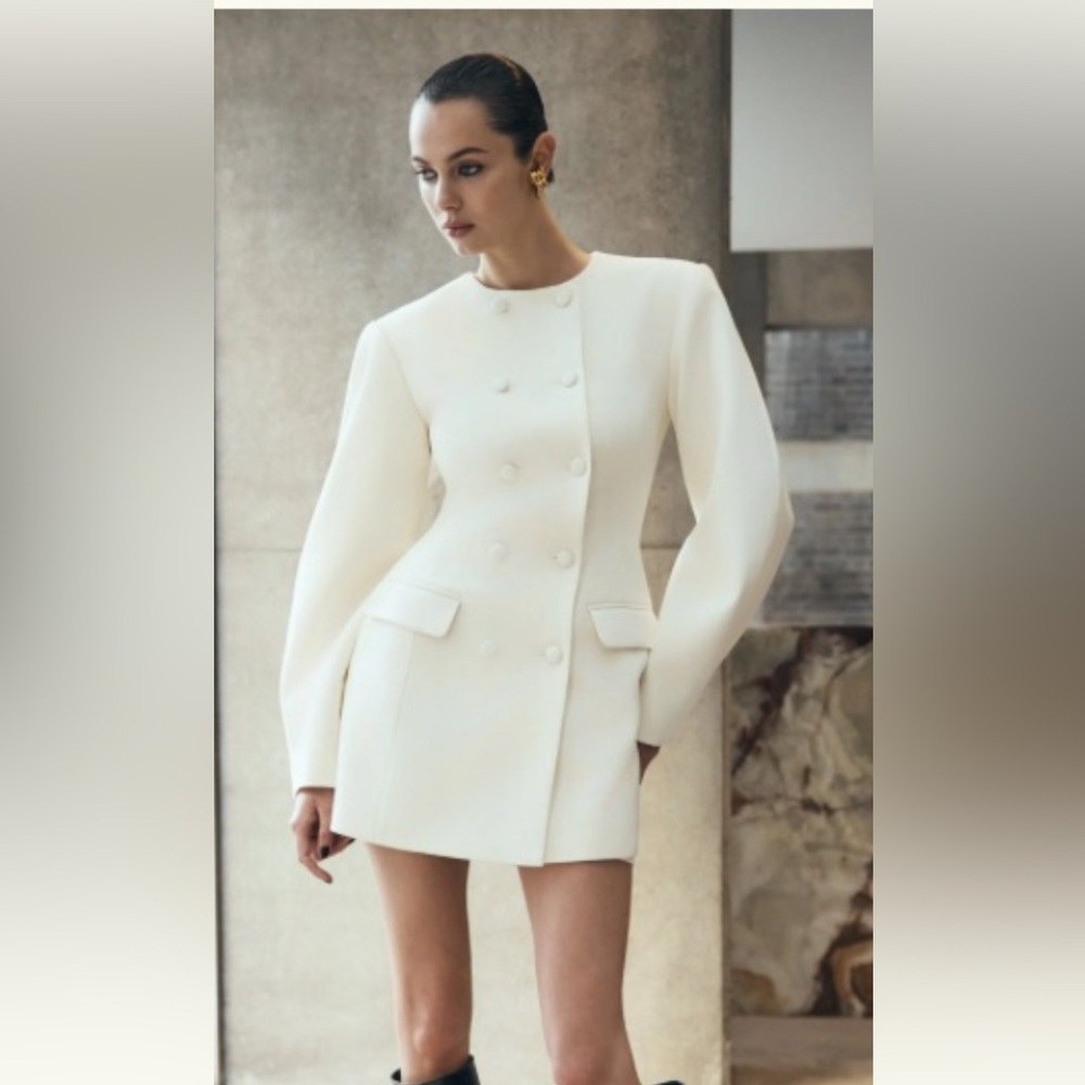 Meshki Elegant White Long Sleeve Dress
